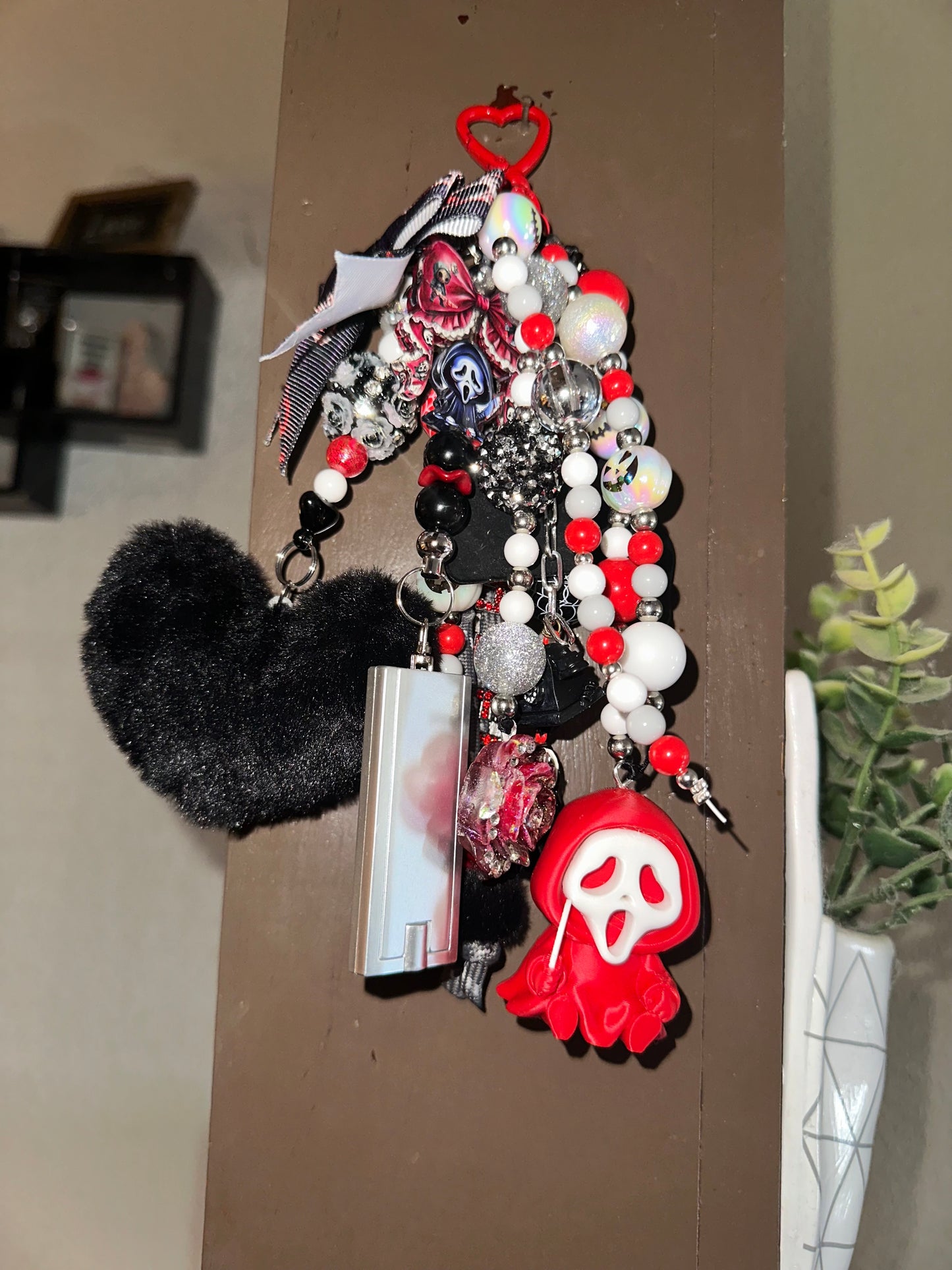 Scream-Inspired Bag Charm – Red, Black & White